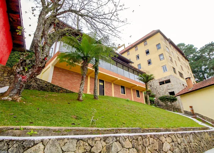 Ninho do FalcãoHotel Em